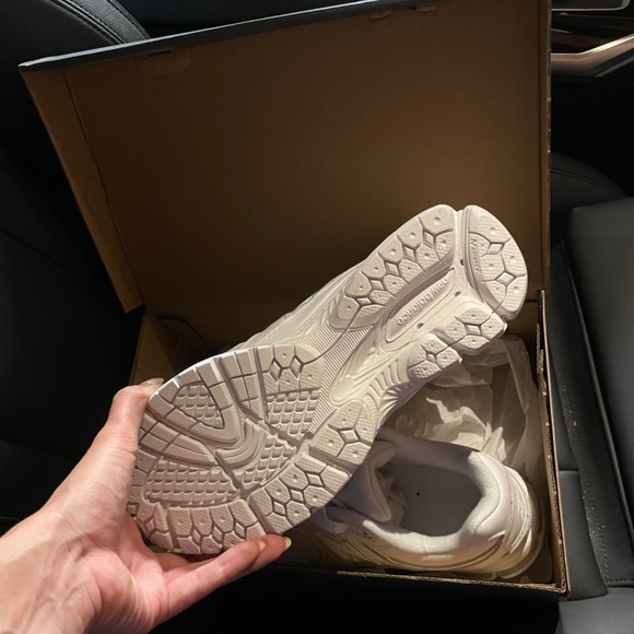 New Balance 2002rs Pure White - Picture 3 of 4